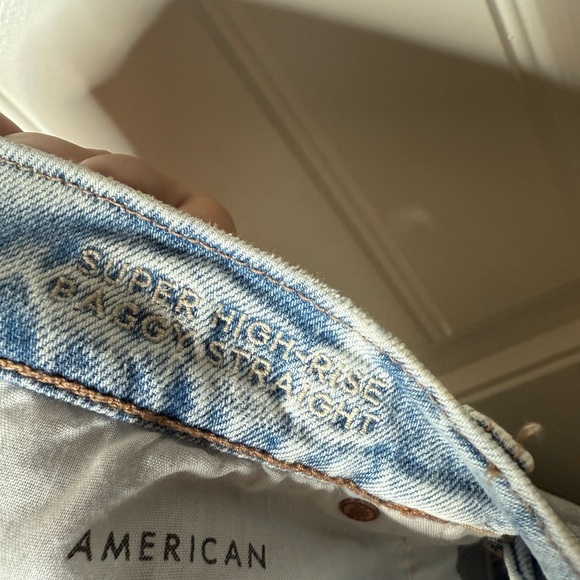 American Eagle Strigid Ripped super high waisted baggy straight jeans 10 short - Picture 5 of 5
